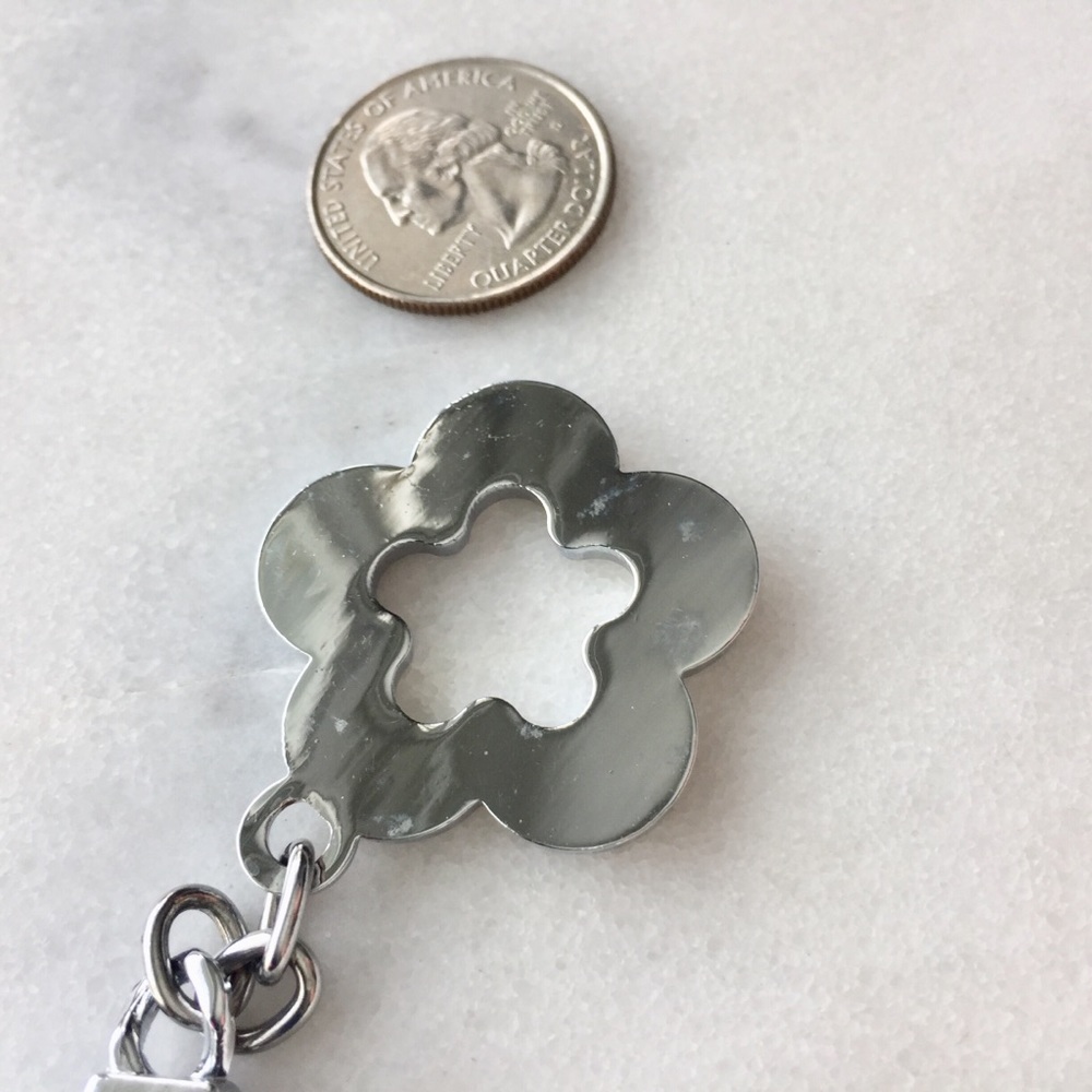 💎Silver Pave Rhinestone Flower Fob Keychain💎 - Picture 4 of 4